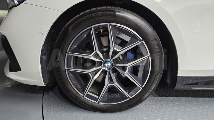 BMW 5 Series 2024 — 5