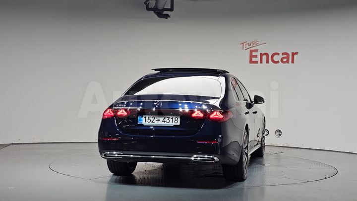 Mercedes Benz E Class 2024 — 4