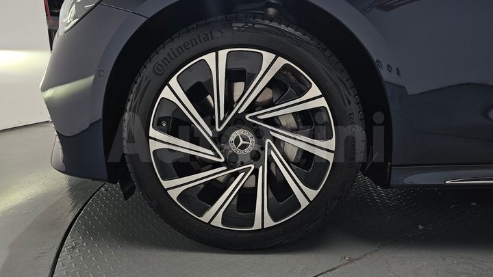 Mercedes Benz E Class 2024 — 5