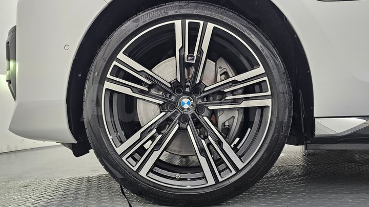 BMW 7 Series 2026 — 5