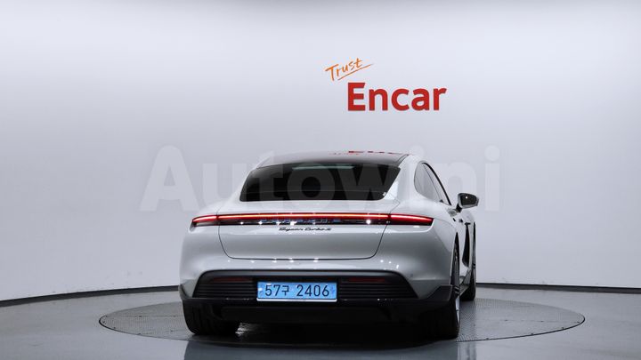 Porsche Taycan 2021 — 4