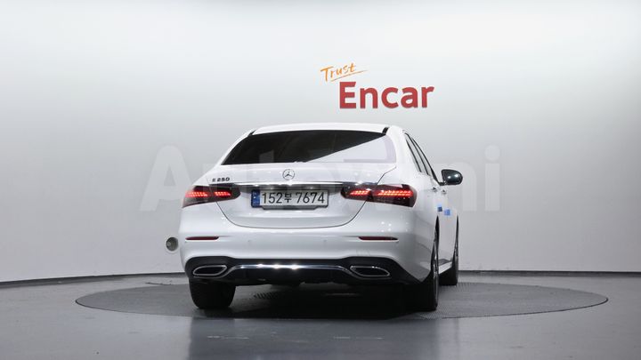 Mercedes-Benz E Class 2023 — 4