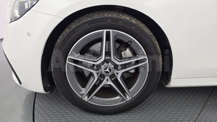 Mercedes-Benz E Class 2023 — 5