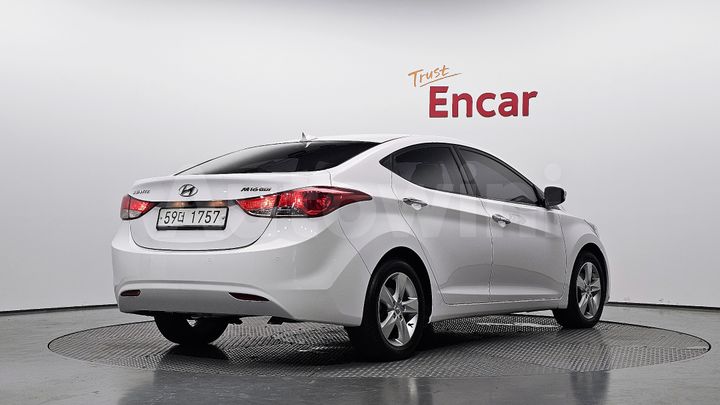 Hyundai Avante 2012 — 2