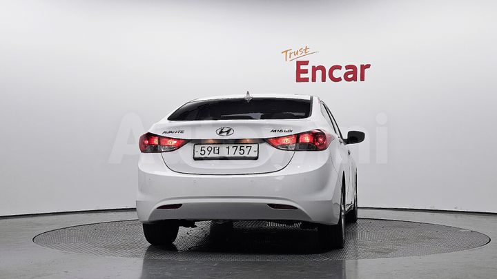 Hyundai Avante 2012 — 4