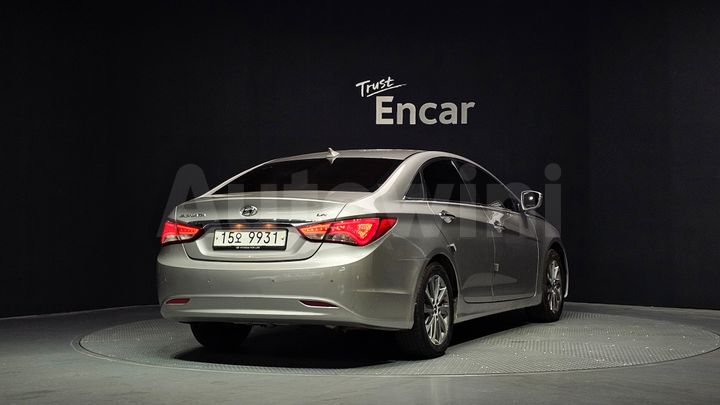 Hyundai Sonata 2013 — 2
