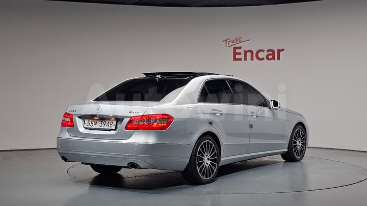 Mercedes-Benz E Class 2011 — 2