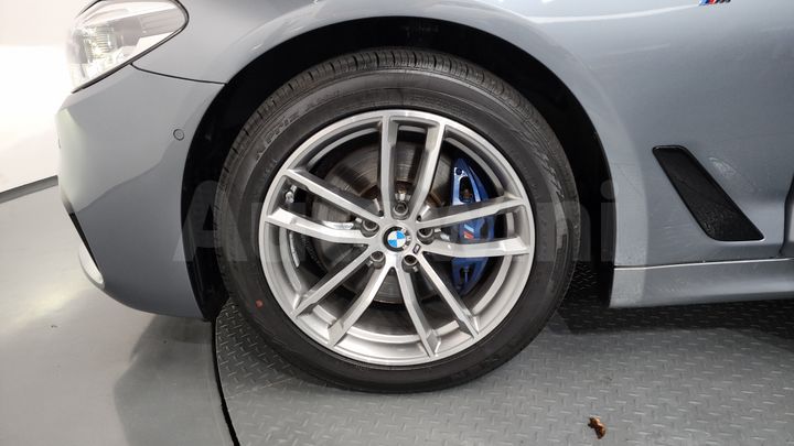 BMW 5 Series 2017 — 5