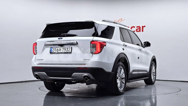 Ford Explorer 2021 — 2