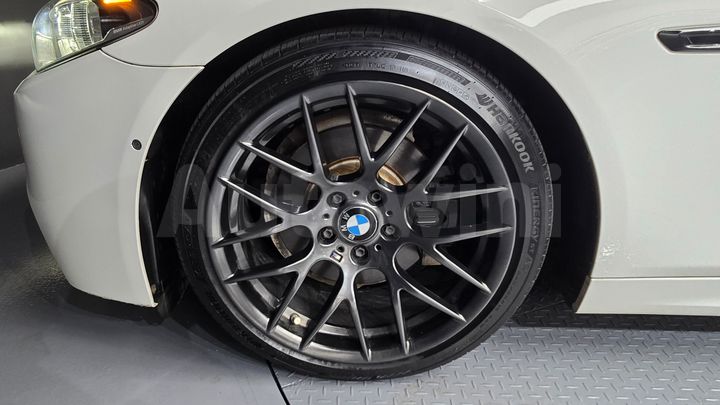 BMW 5 Series 2016 — 5