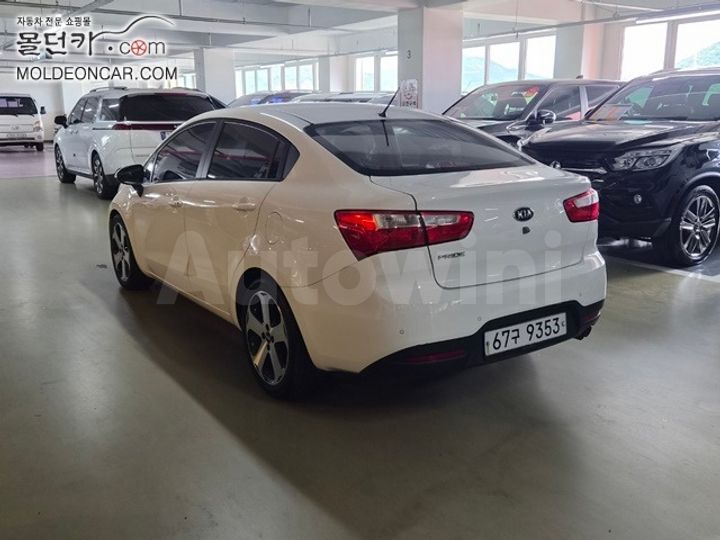 Kia Pride 2014 KNADR413BES471383 — 4