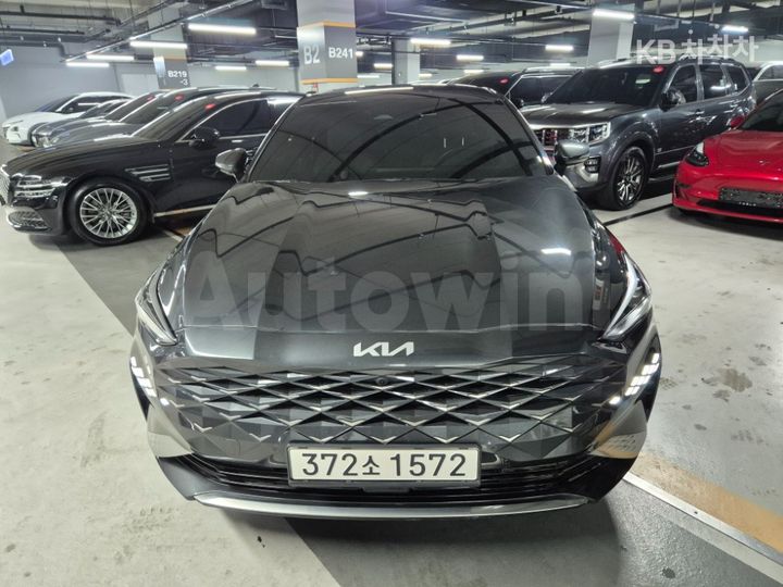 Kia K8 2024 KNAM6411BRA070364 — 3