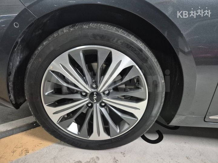 Kia K8 2024 KNAM6411BRA070364 — 5