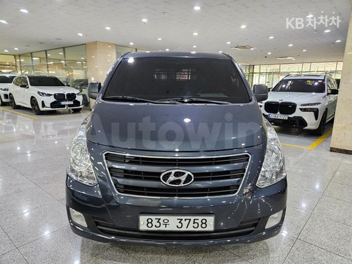 Hyundai Starex 2017 — 2