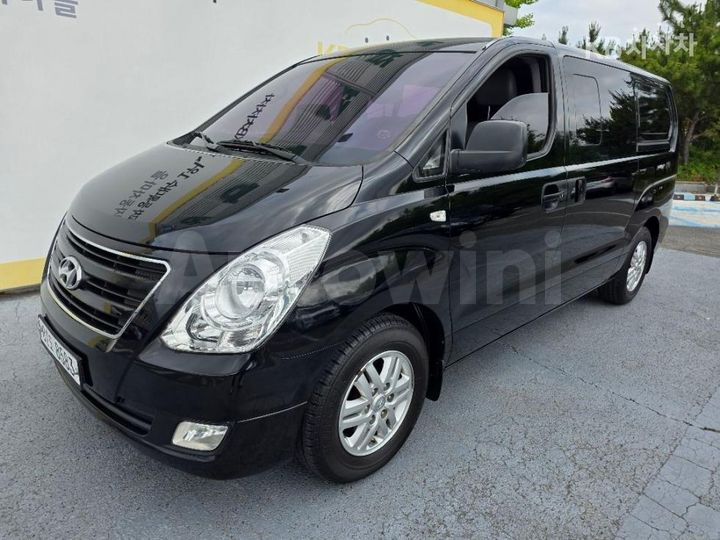 Hyundai Starex 2017 — 2