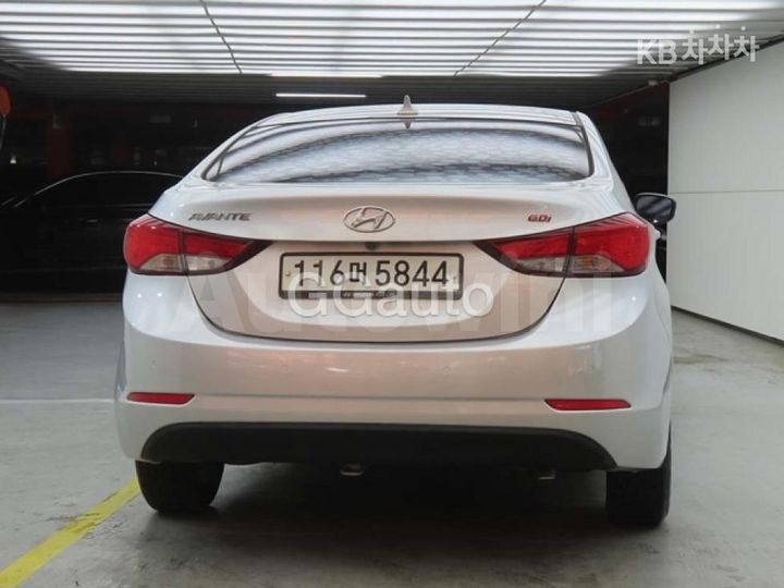 Hyundai Avante 2014 — 3