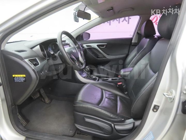 Hyundai Avante 2014 — 5