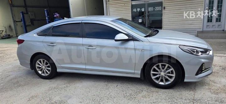 Hyundai Sonata 2018 KMHE341DBJA476388 — 3
