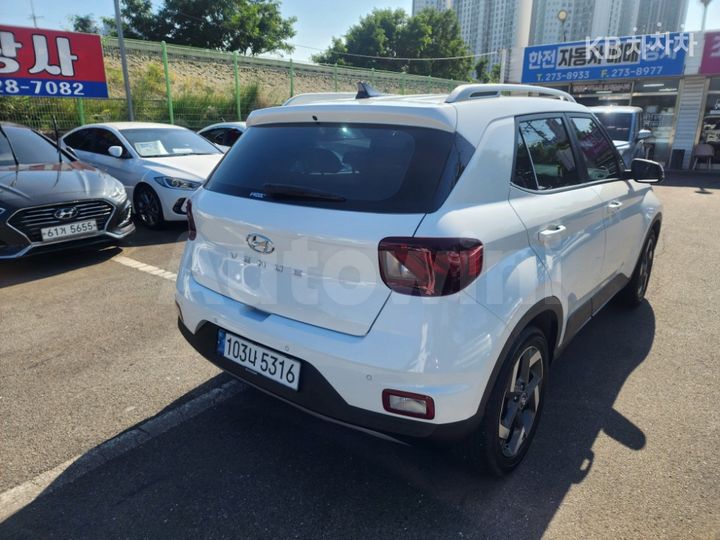 Hyundai Venue 2024 — 3