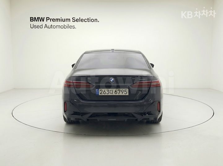 BMW 5 Series 2024 — 3