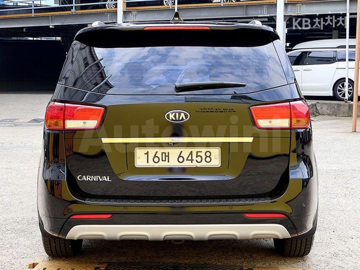 Kia Carnival 2017 KNAMC81ABHS306305 — 3