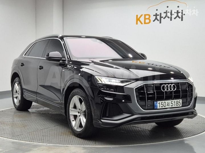 Audi Q8 2021 WAUZZZF12MD004015 — 4