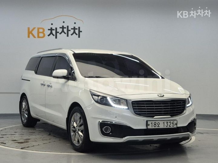 Kia Carnival 2017 KNAME81ABHS301294 — 4
