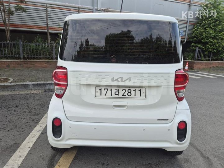 Kia Ray 2022 KNACF911BNT295757 — 5
