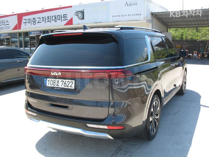 Kia Carnival 2021 KNANE81BBMS035317 — 4
