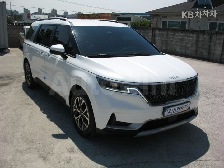 Kia Carnival 2023 KNANB81BBPS261031 — 3
