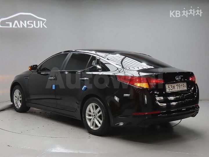 Kia K5 2011 KNAGN411BBA110569 — 3