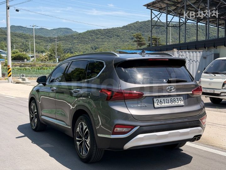 Hyundai SantaFe 2020 KMHS281BBLU189470 — 4