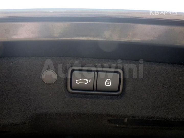 Kia K7 2018 KNALB416BJA127192 — 5