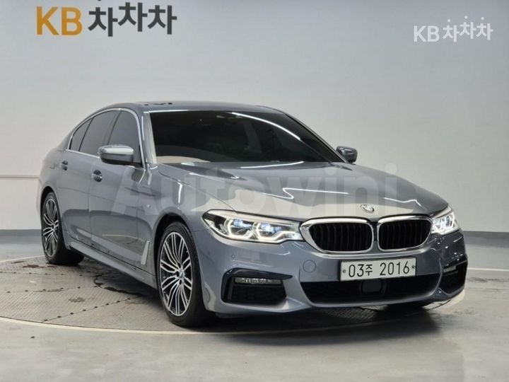 BMW 5 Series 2019 WBAJD9102KB278043 — 4