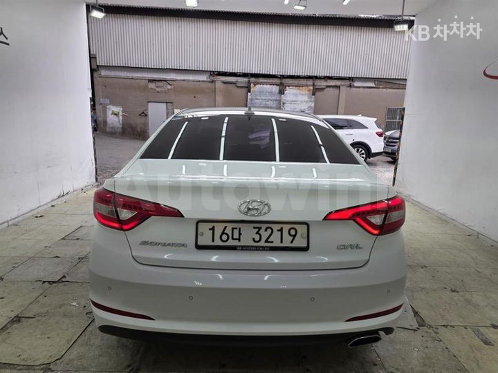 Hyundai Sonata 2017 KMHE341CBHA261666 — 4