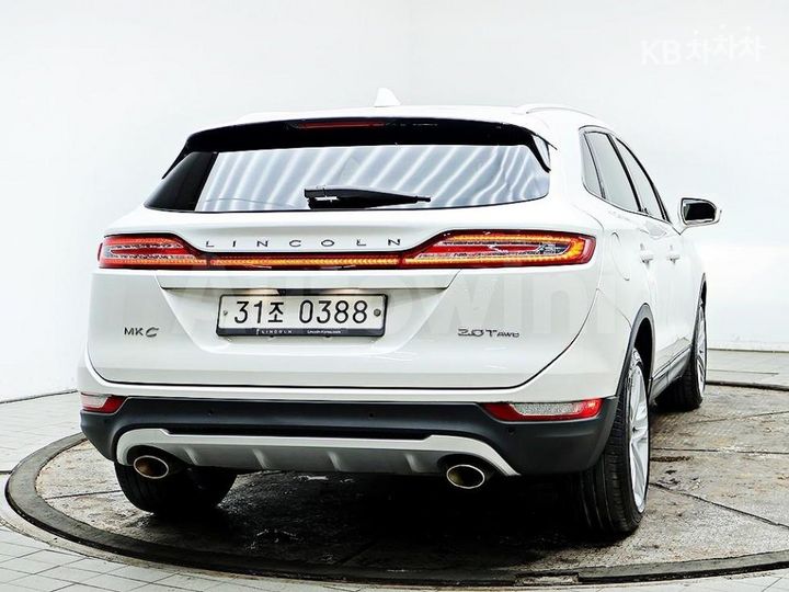 Lincoln MKC 2017 5LMCJ3D93HUL15280 — 3