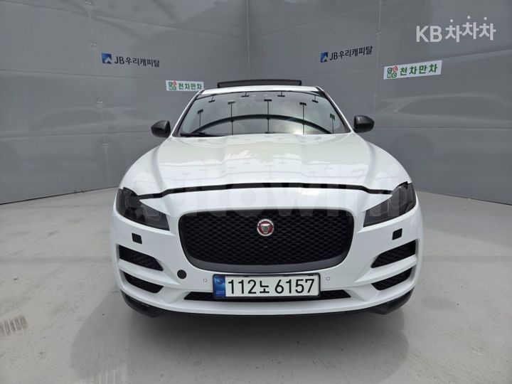 Jaguar F PACE