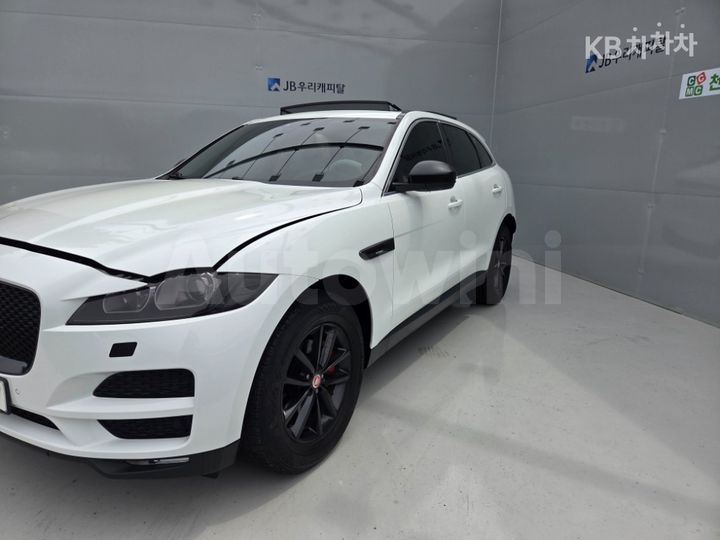 Jaguar F PACE