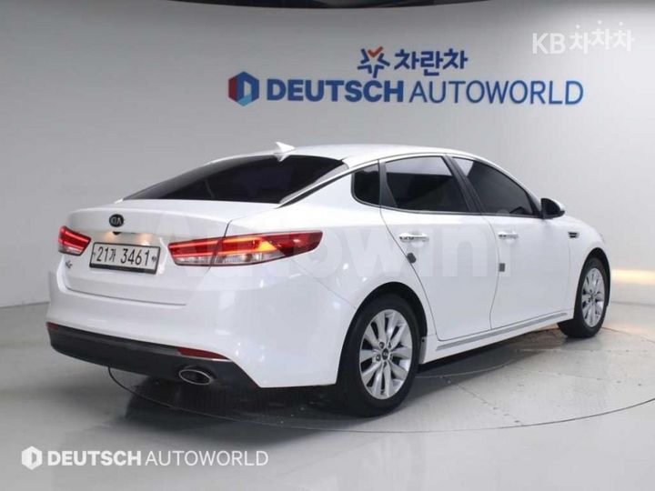 Kia K5 2018 KNAGU416BJA222901 — 2