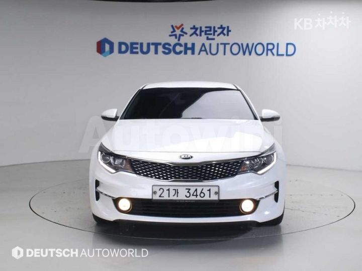Kia K5 2018 KNAGU416BJA222901 — 3