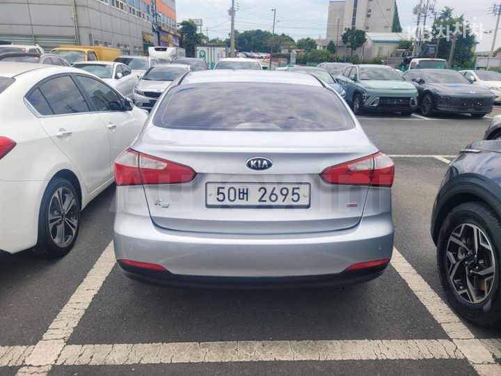 Kia K3 2013 KNAFX412BDA006114 — 4
