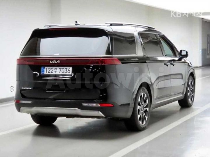Kia Carnival 2023 KNANE813BPS237802 — 4