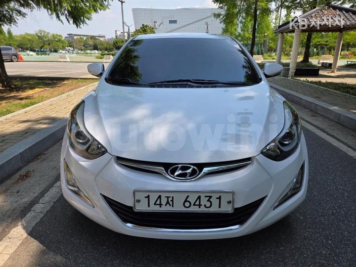 Hyundai Avante 2015 — 3