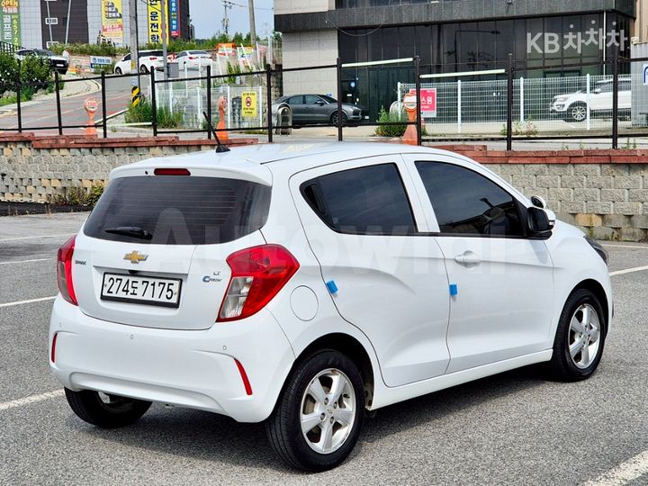 Chevrolet Spark 2017 KLYDC487DHC210427 — 4
