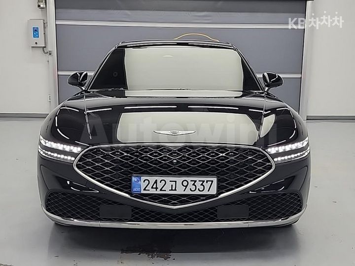Genesis G90 2022 KMTFA41DDNU006338 — 2