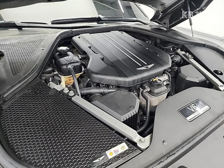 Genesis G90 2022 KMTFA41DDNU006338 — 5