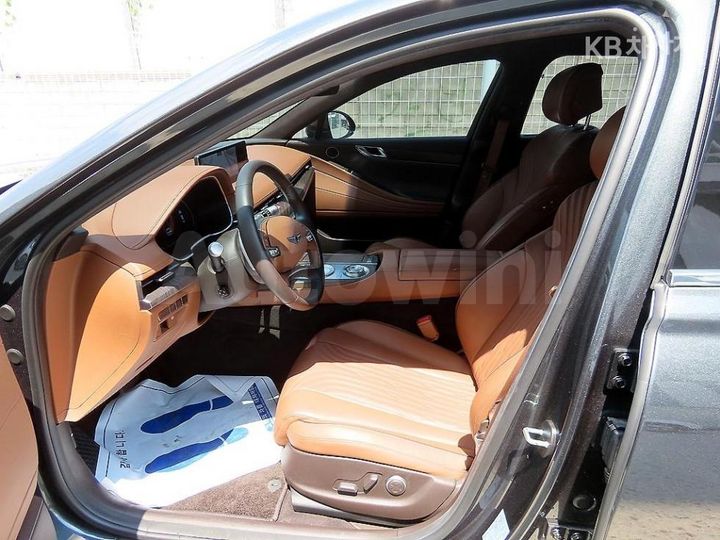 Genesis G80 2021 KMTGB41CDMU001701 — 5