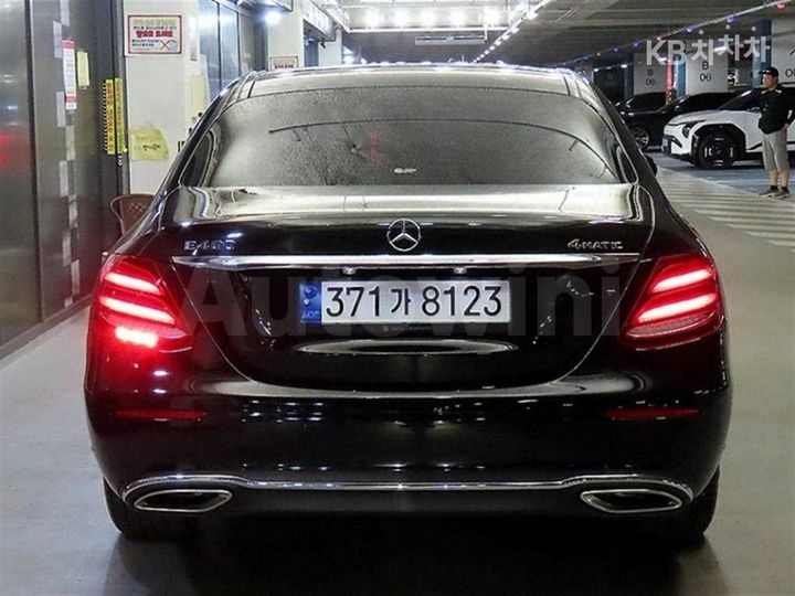 Mercedes-Benz E Class 2017 WDDZF4KB1HA090816 — 5