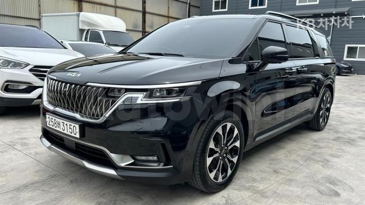 Kia Carnival 2023 KNANE813BPS326302 — 3