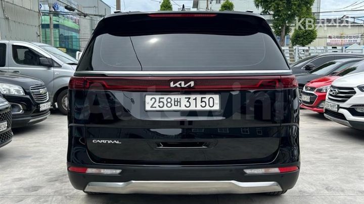Kia Carnival 2023 KNANE813BPS326302 — 5